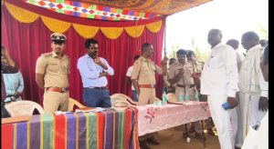 Turuvekere: ಜಿಲ್ಲಾ ಮತ್ತು ತಾಲೂಕು ಆಡಳಿತದ ಸಂಧಾನ,ದಲಿತ ಮುಖಂಡ ವೆಂಕಟರಾಮು ಅವರ ಚಾತುರ್ಯತೆ ಎರಡು ಸಮುದಾಯಗಳ ಬಿರುಕನ್ನು ಸರಿಪಡಿಸಿದೆ. 