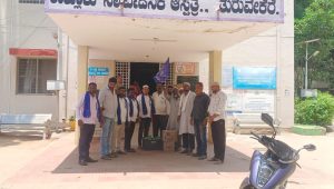 Turuvekere: ಅಂಬೇಡ್ಕರ್ ಜಯಂತಿ ಪ್ರಯುಕ್ತ, ಮುಸ್ಲಿಂ ಬಾಂಧವರಿಂದ ಸಾರ್ವಜನಿಕ ಆಸ್ಪತ್ರೆ ರೋಗಿಗಳಿಗೆ ಹಣ್ಣು ಹಂಪಲು ಹಂಚಿಕೆ.