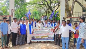 Turuvekere: DSS ನೇತೃತ್ವದಲ್ಲಿ ವಿವಿಧಪರ ಸಂಘಟನೆಗಳಿಂದ ಬೃಹತ್ ಪ್ರತಿಭಟನೆ, ಚೇತನ್ ಅಹಿಂಸ ಬಾಗಿ.