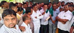 Gubbi: Farmers demand to abolish tolls - demand to ban unscientific tolls.