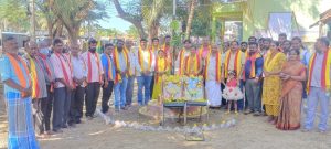 Turuvekere: ೭೦ನೇ ಕನ್ನಡ ರಾಜ್ಯೋತ್ಸವದ ಧ್ವಜಾರೋಹಣ ಮಾಡಿದ ಗ್ರಾ.ಪಂ. ಅಧ್ಯಕ್ಷೆ ಶ್ರೀಮತಿ ಶಶಿಕಲಾ ಹನುಮೇಗೌಡ.