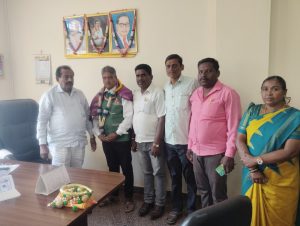 Tiptur: MLA K. Shadakshari promises temporary office for Journalists' Association