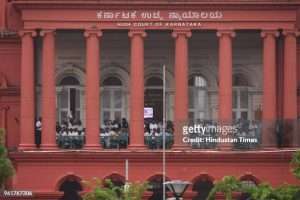 Man attempted suicide in karnataka highcourt hall